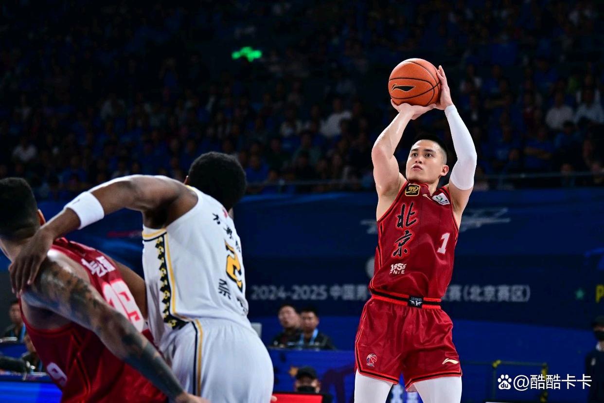 里程碑夜北京国安临场应变，CBA常规赛加时末段刷纪录，底气十足，更衣室氛围转暖(CBA打56场怎么划分)