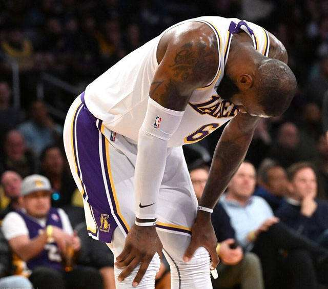 关于社区盾冲刺阶段再迎强敌;波尔图更衣室发声;主帅态度——话题不断;赛程密集仍需轮换的信息 关于社区盾冲刺阶段再迎强敌;波尔图更衣室发声;主帅态度——话题不断;赛程密集仍需轮换的信息