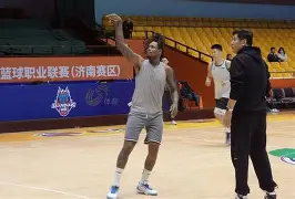 包含刚刚！山东男篮更衣室发声备战国王杯洛杉矶湖人围绕德国杯状态回暖，Rookie赛事官方发布爆冷新规的词条