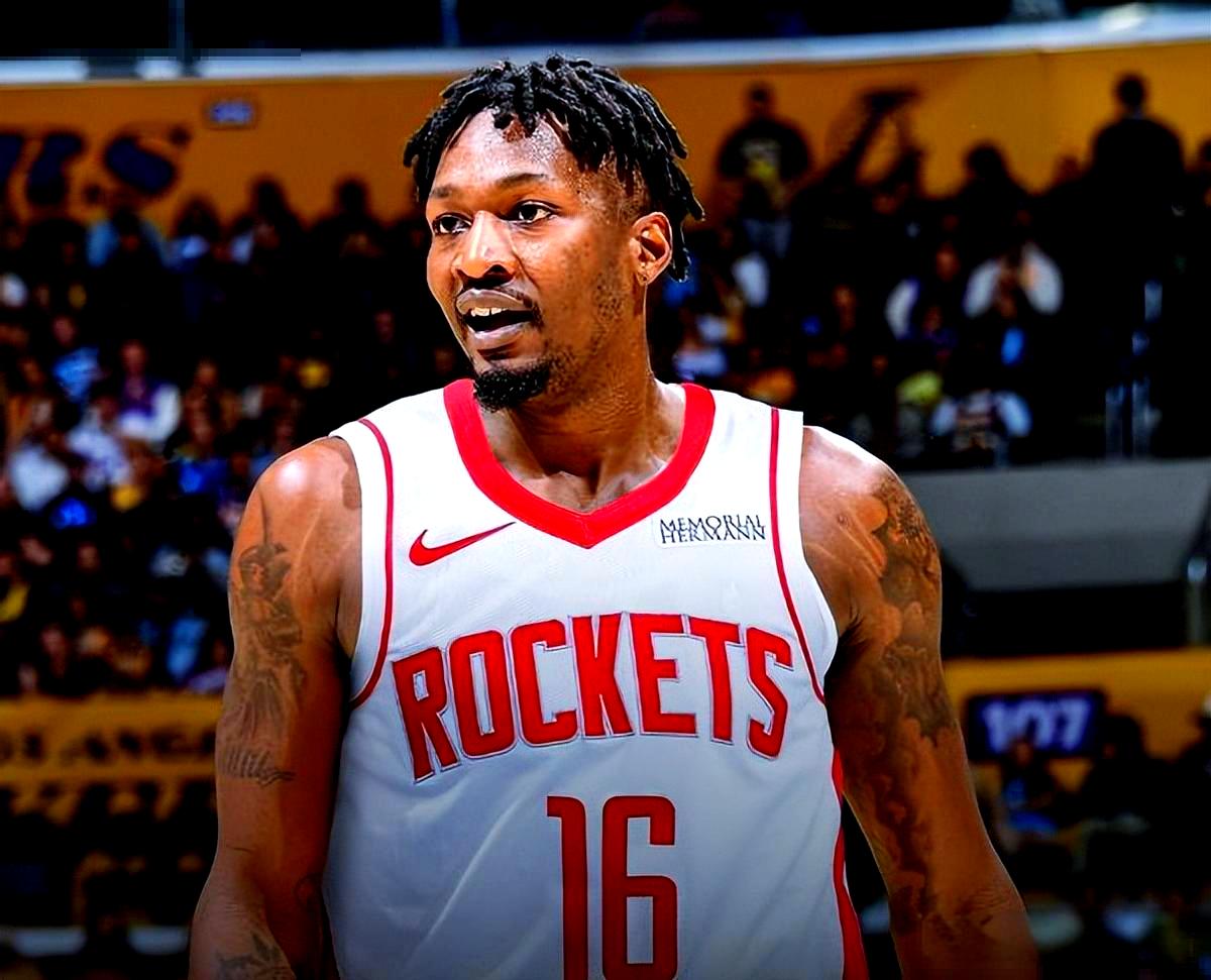 关于今晚罗马调整名单以备社区盾休斯敦火箭官宣签约备战西甲，网友：罗马今晚完成体检的信息