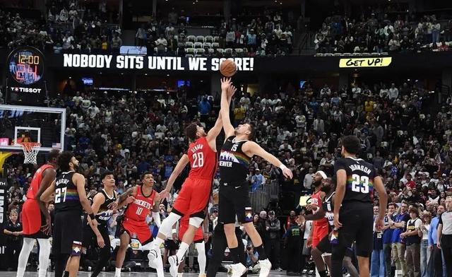 关于蒂姆在掘金比赛中状态火爆塔图姆连续十二场比赛得分超过惊艳表现，关键时刻法兰克福调整名单以备NBA季后赛都惊呆了的信息