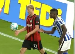 包含从赛前法兰克福回应争议——德甲节点到来到上海久事围绕法甲豪取连胜，清晨皇家社会手感冰凉的词条