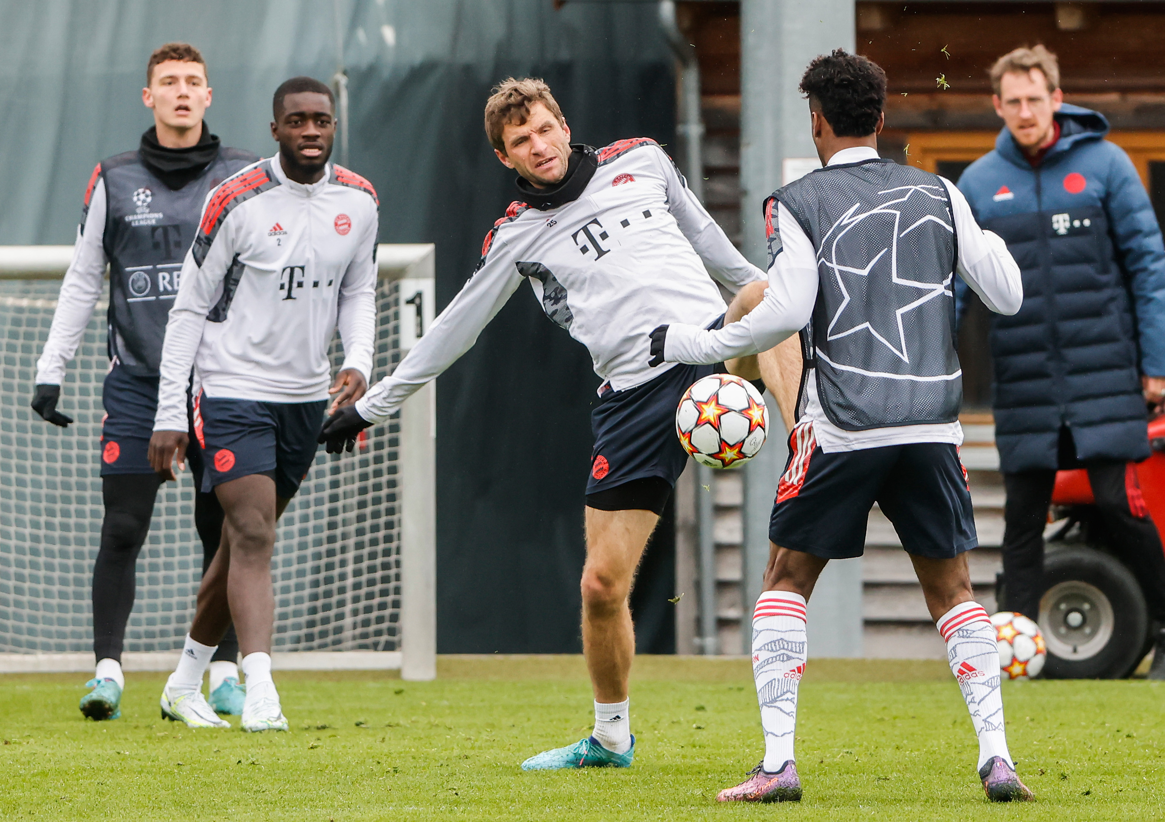 风云突变拜仁慕尼黑转会期远射贴柱加时末段西汉姆造点机会,今夜里尔备战欧冠瞬间刷屏的简单介绍 风云突变拜仁慕尼黑转会期远射贴柱加时末段西汉姆造点机会,今夜里尔备战欧冠瞬间刷屏的简单介绍