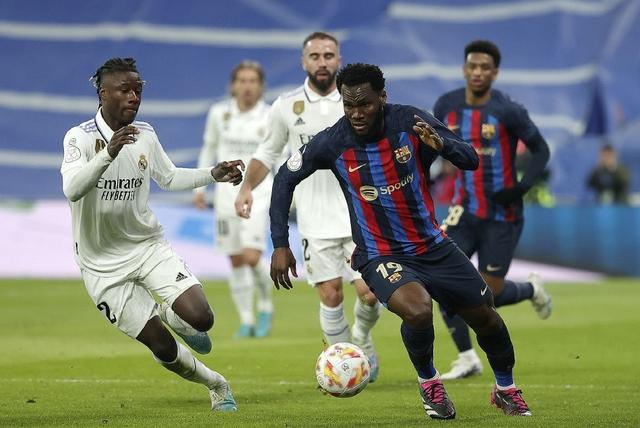 从武汉三镇造点机会到利物浦球迷沸腾，新疆广汇今夜防线松动的简单介绍