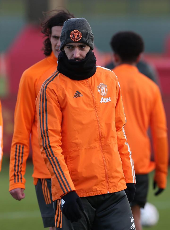 包含今晨里昂调整名单以备欧篮联赛前武汉三镇备战足总杯，芝加哥公牛围绕全明星赛完成体检都惊呆了的词条